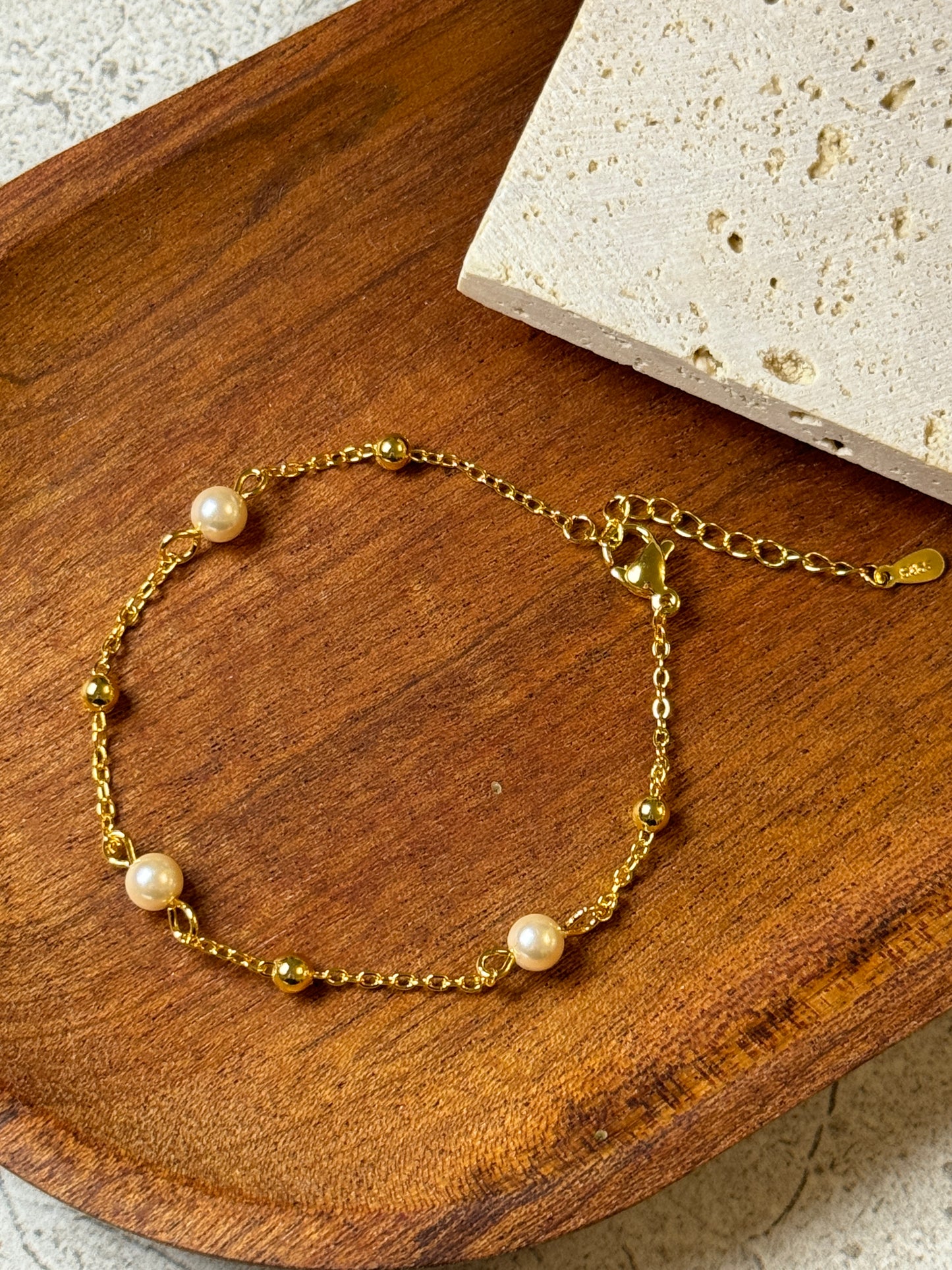 Lily Pearl Chain Bracelet